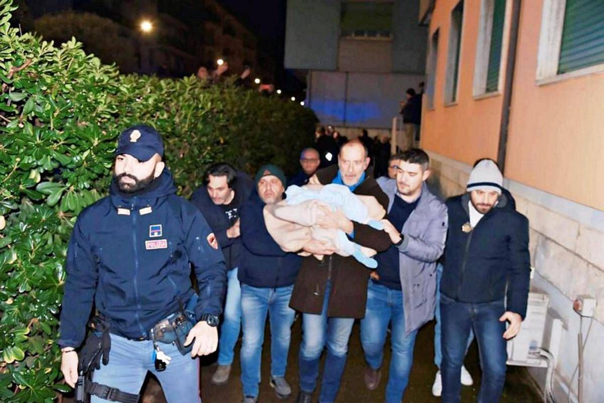 Neonata rapita a Cosenza, si allarga l'inchiesta. Rosa Vespa oggi in tribunale - 