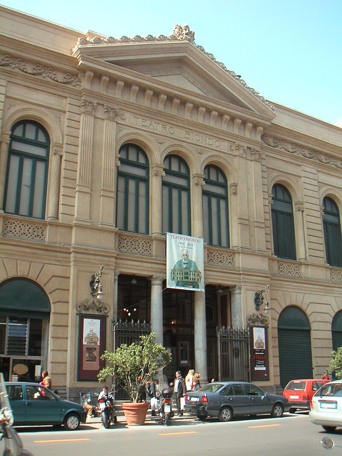 Il palcoscenico da invidia dove Palermo ha visto intrecciarsi arte, politica e destini inattesi - Foto: Balarm/Wikipedia