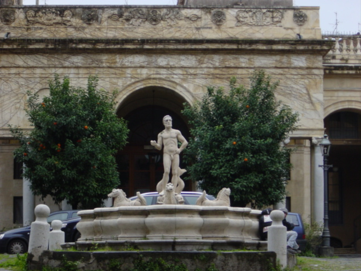 Il palazzo segreto che domina Catania: una dimora silenziosa dove si intrecciano storia, nobiltà e una curiosità sorprendente - Foto: G.dallorto/Wikipedia