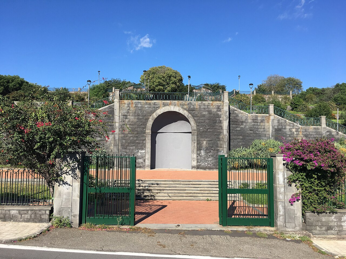 Il cuore verde sorto sulle ferite nascoste di Catania: un luogo che racconta ciò che la città dimentica - Foto: Francesco Lombardi/Wikipedia