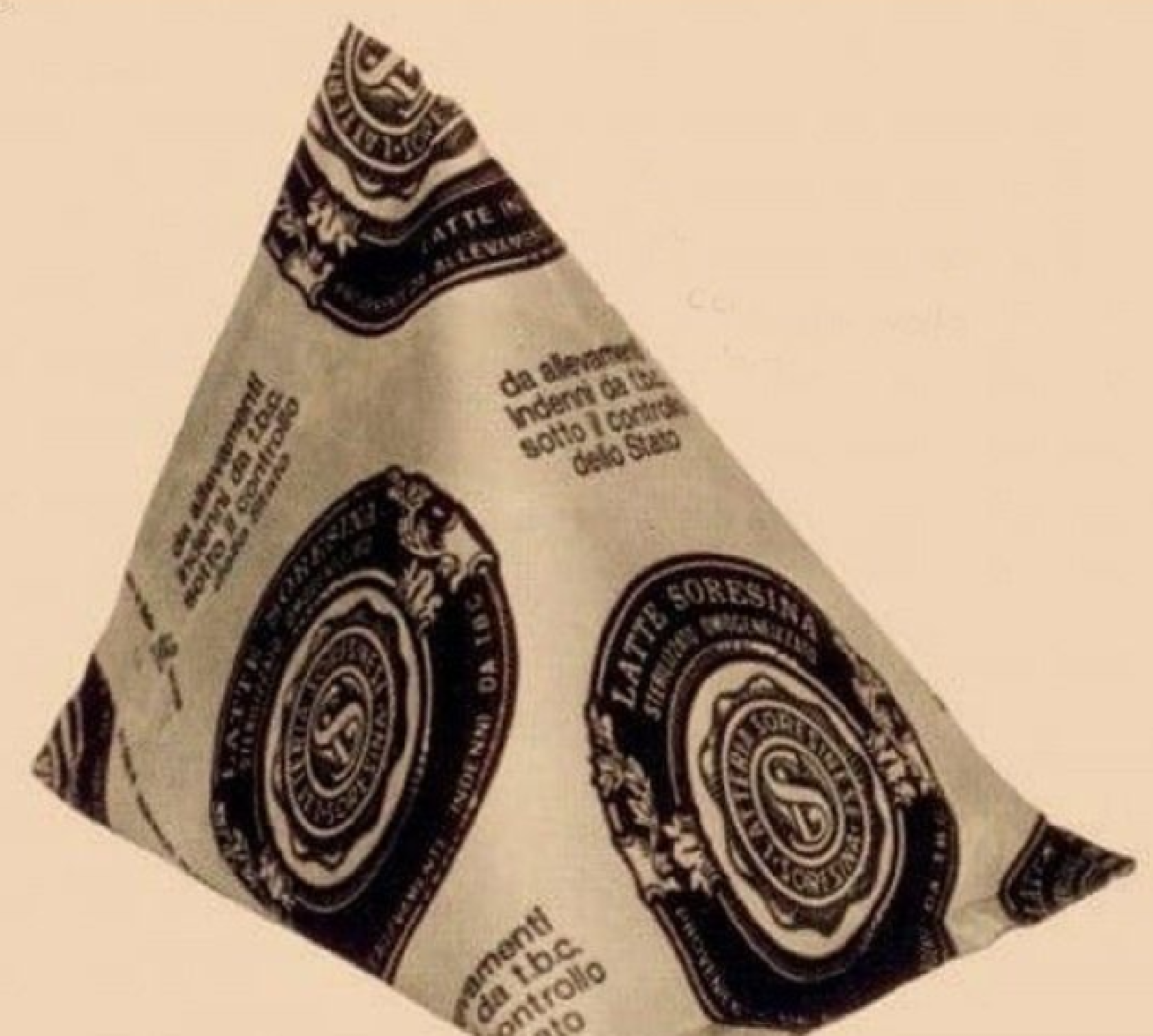 Il latte a piramide: quando la colazione profumava di semplicità -