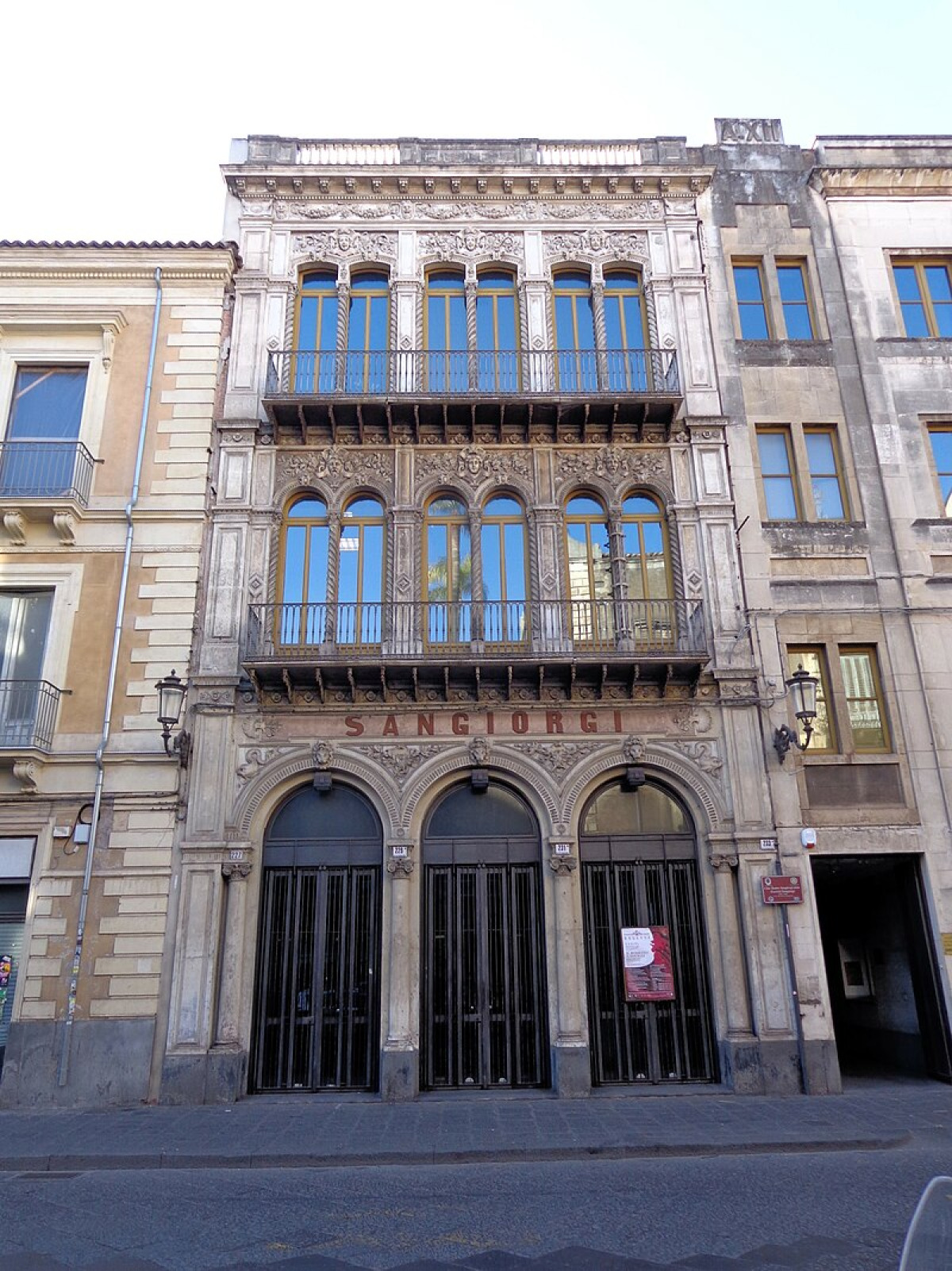 L’eleganza perduta che resistette alle bombe: il salotto storico che cambiò la musica di Catania - Foto: Effems/Wikipedia