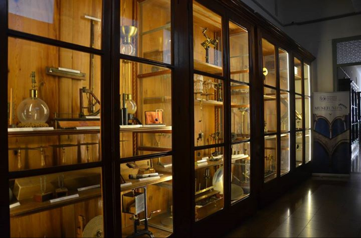 Gli strumenti che raccontano il tempo: quando Palermo studiava l’invisibile e domava l’elettricità - Foto: Dcirri/Wikipedia