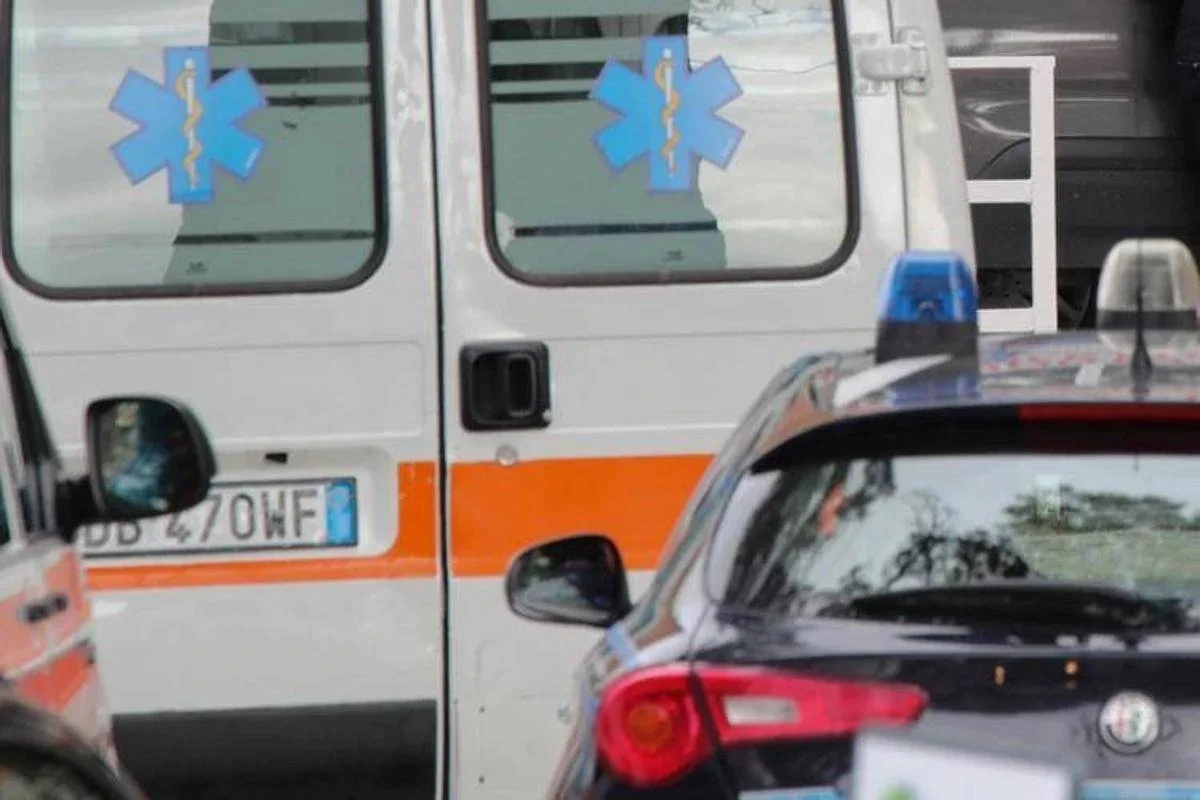 Precipita dal primo piano mentre pulisce le tapparelle, morta 68enne a Scandicci -