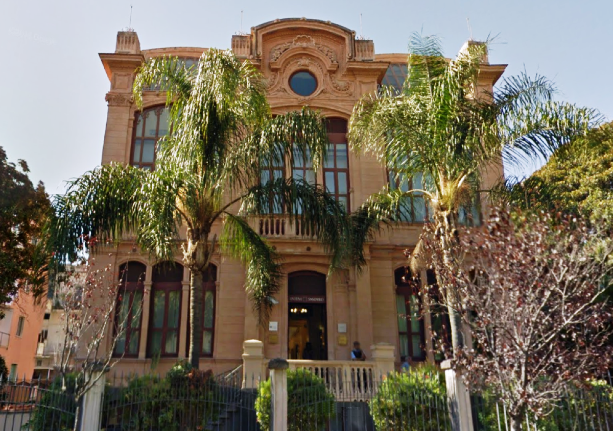 L’edificio che non dorme mai: a Catania custodisce un segreto architettonico che pochi conoscono - Foto: FernandoP/Wikipedia