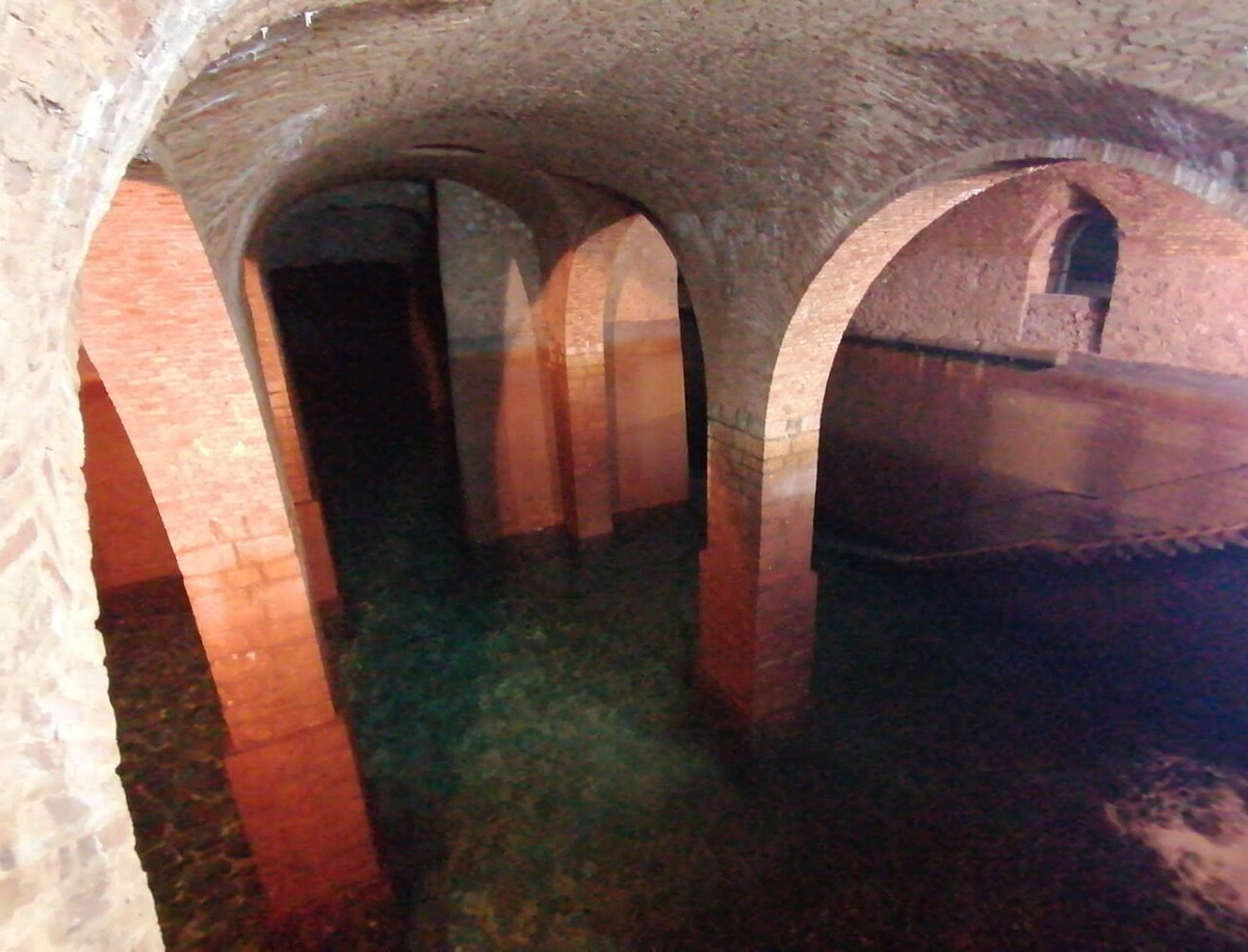 Le antiche cisterne che dissetarono Palermo e che nascondono curiosità incredibili - Foto: 2EMattarellaBonagia/Wikipedia