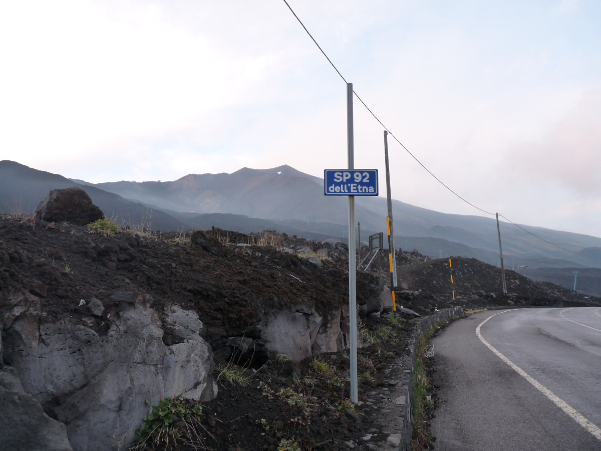 La strada che sale verso il cielo: costruita per l’Etna, ma nasconde un segreto che pochi conoscono - Foto: Ji-Elle/Wikipedia
