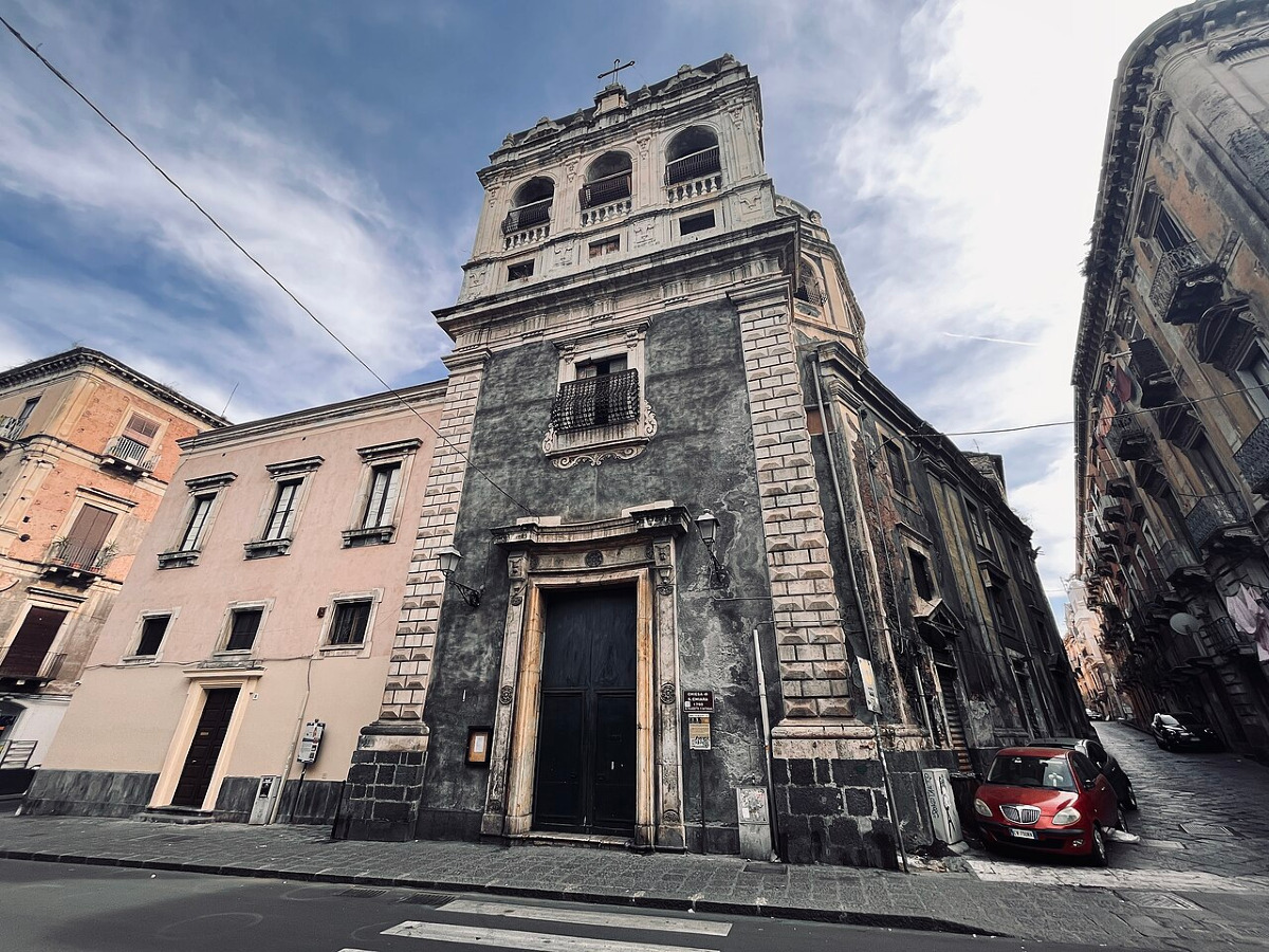 Dietro le grate del silenzio: a Catania c'è una chiesa che nasconde un racconto incredibile - Foto: Iopensa/Wikipedia