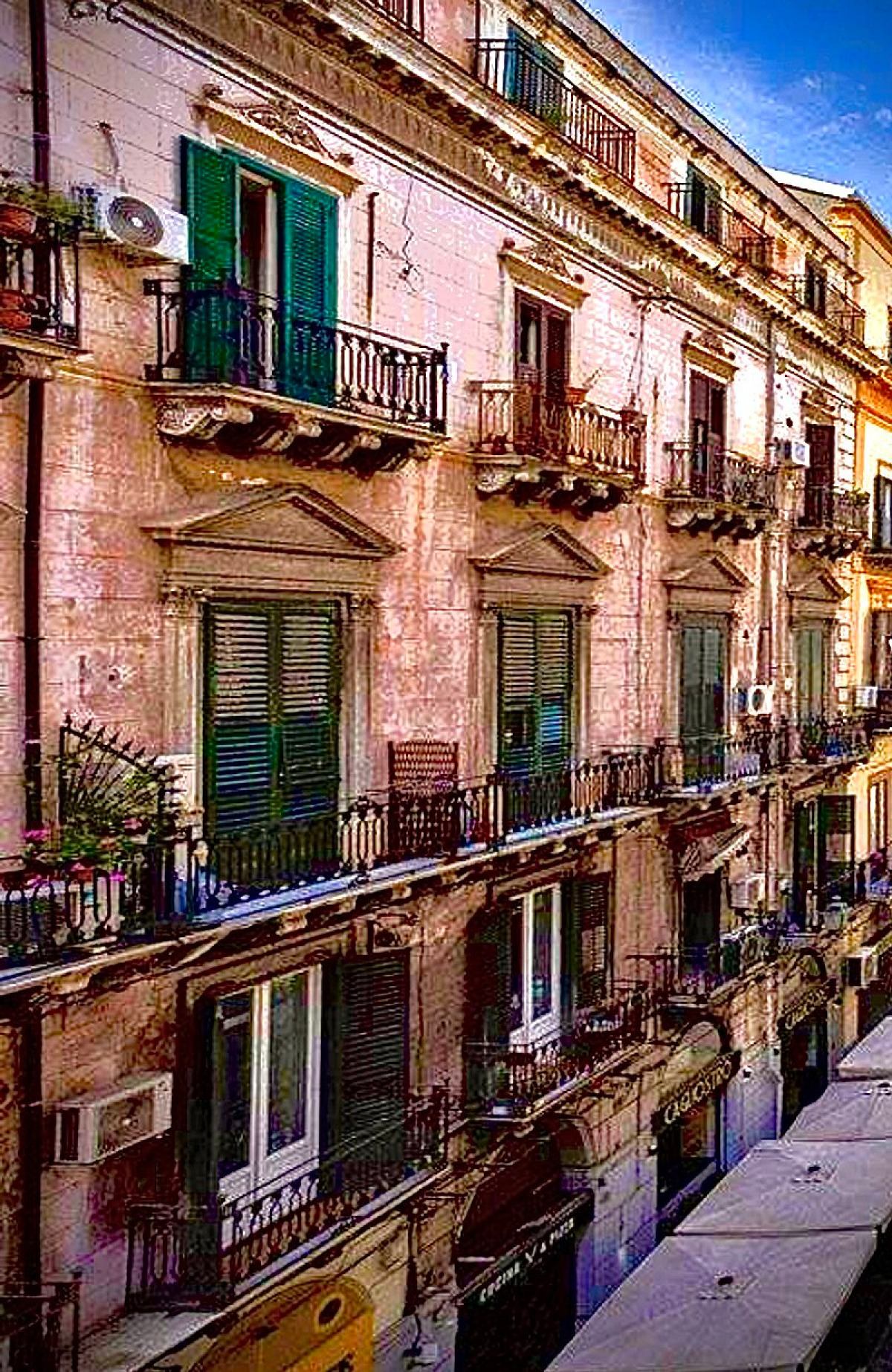 Il palazzo discreto dove Palermo custodisce eleganza e misteri che nessuno conosce - Foto: Kalos80/Wikipedia