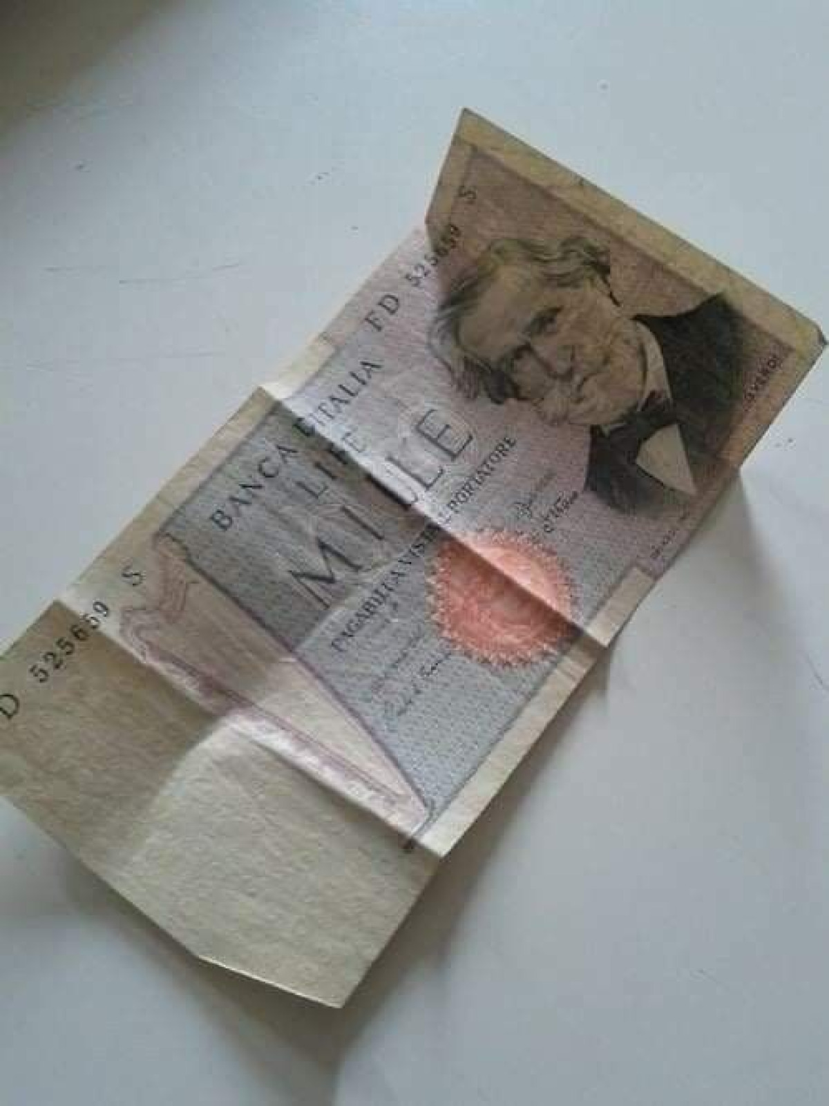 La mitica banconota da 1000 lire: il piccolo grande tesoro di un’Italia che non esiste più -