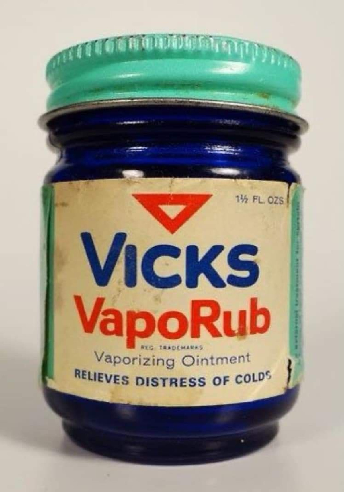 Il Vicks VapoRub: il profumo dell’infanzia che curava tutto - 