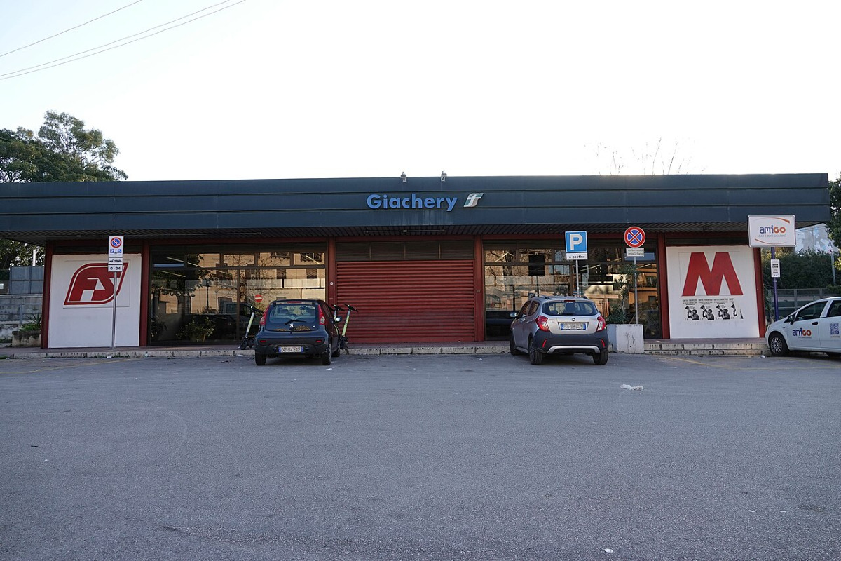 Il punto nascosto dove Palermo si apre al mare e il tempo scorre tra binari e memoria - Foto: Nenea hartia/Wikipedia