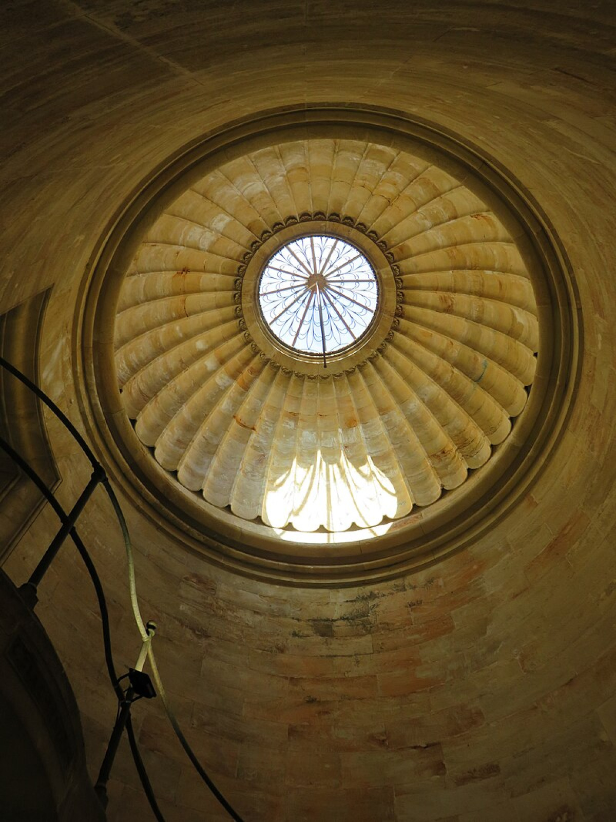 Dove il potere cambiò volto: la storia assurda dell’edificio che segnò un’epoca a Palermo - Foto: Sicilarch/Wikipedia