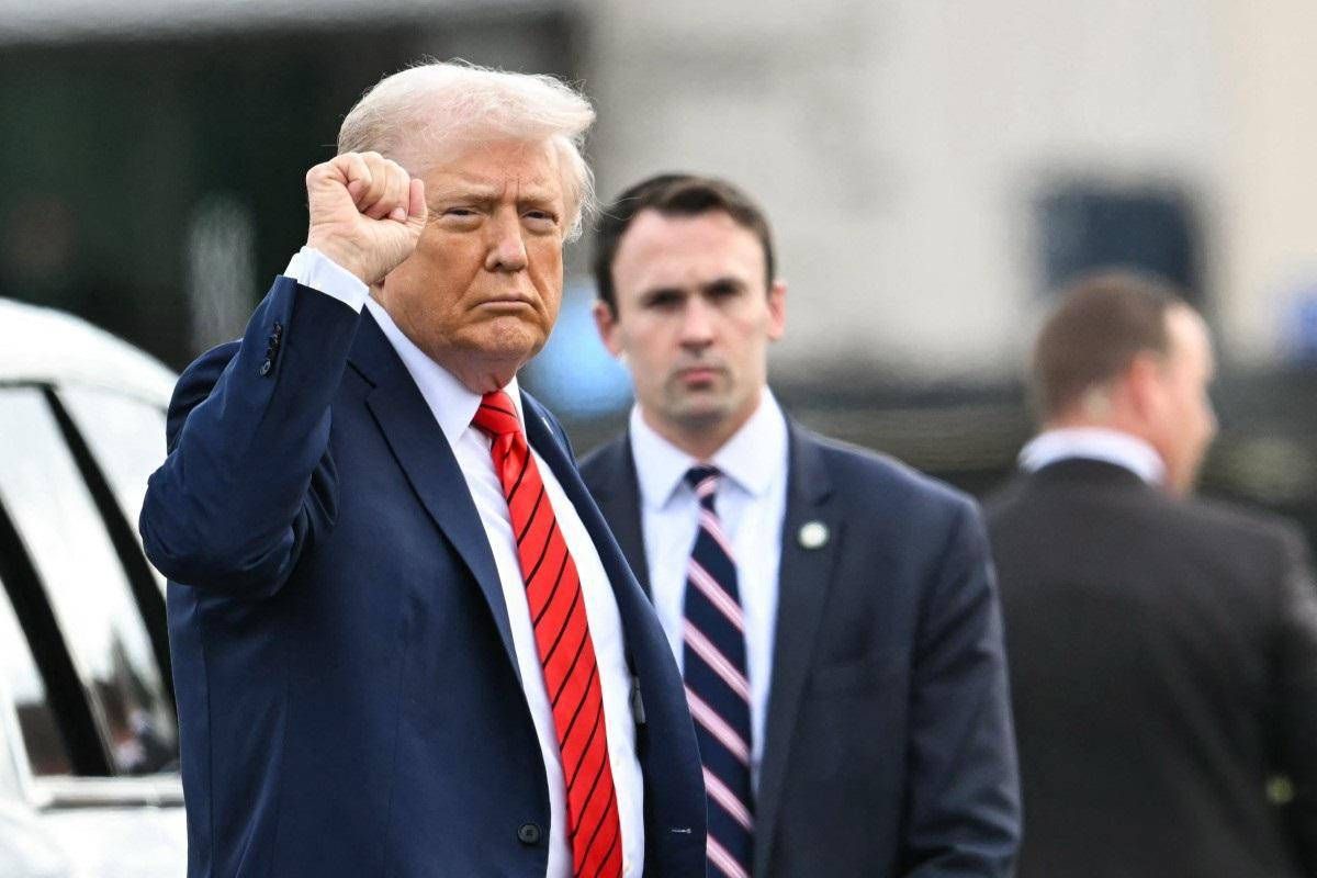 Trump, parla il medico: "Ottima salute, età cardiaca di 14 anni più giovane dell'anagrafica" - 