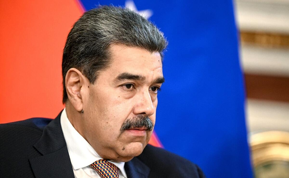 Attacco imminente degli Stati Uniti in Venezuela | Maduro chiede aiuto a Putin, Xi e Khamenei! - 
