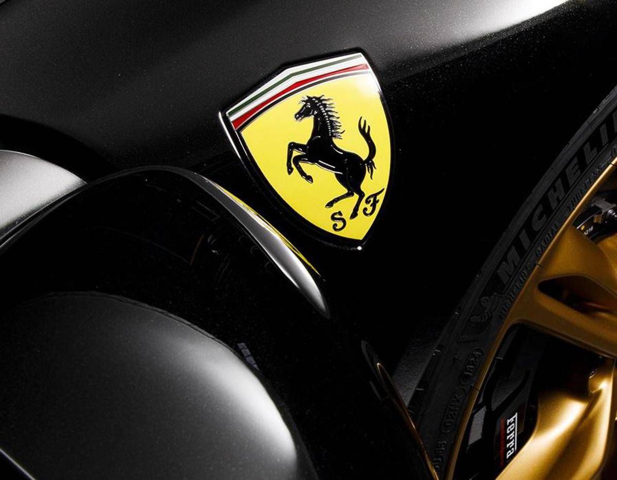 Ferrari elettrica, e non solo: 4 nuovi modelli l'anno e ricavi a 9 miliardi entro il 2030 -
