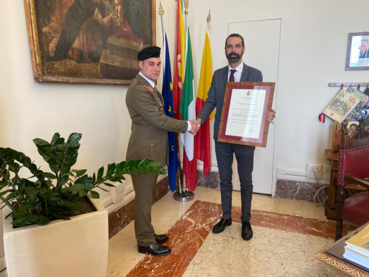 Emanuele Castrianni riceve un encomio dal Comune di Messina | Scopri perché il suo gesto umanitario ha fatto parlare l'Italia! -