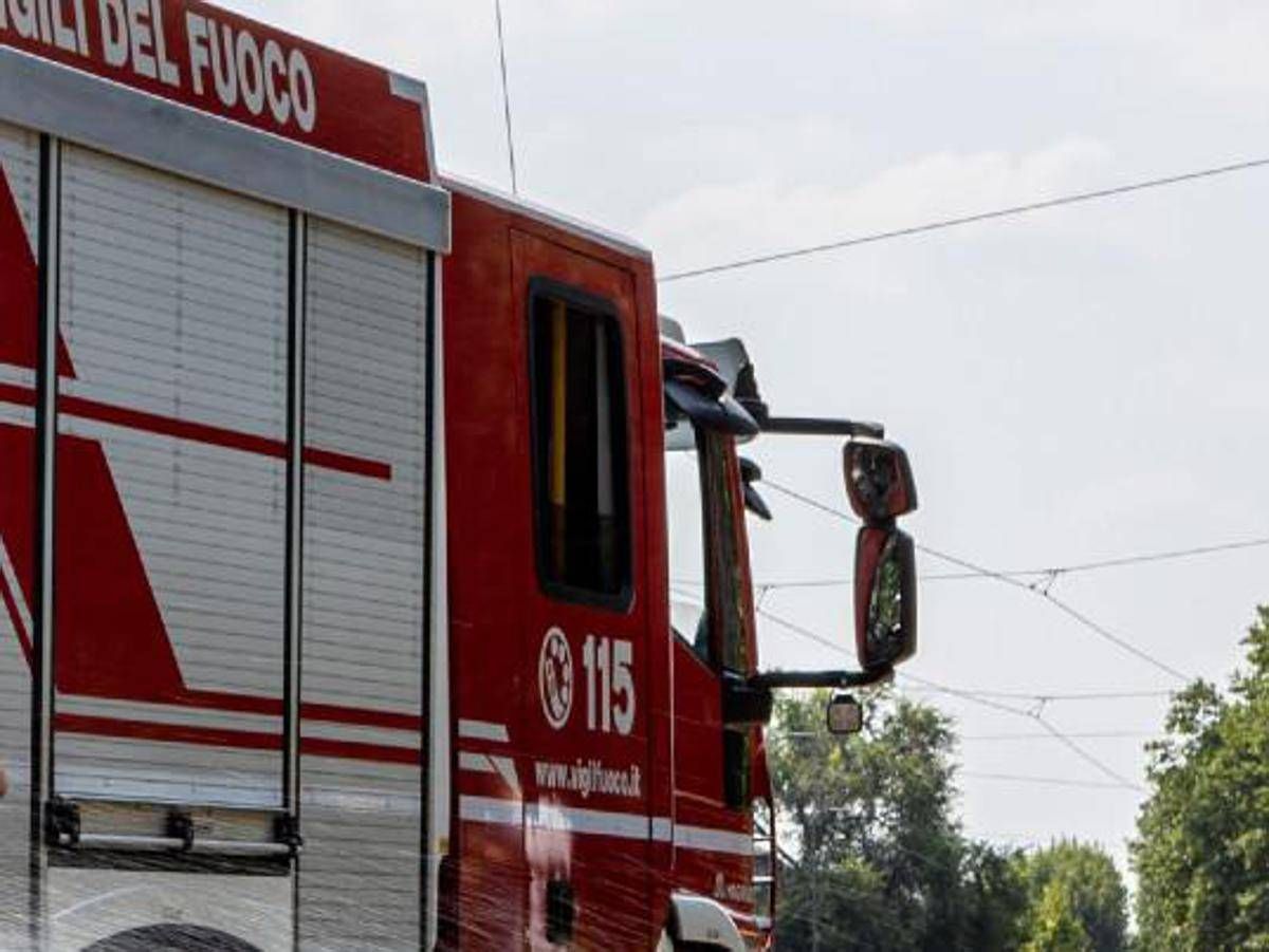 Valtellina, scuolabus con 7 ragazzini a bordo sbanda e finisce in un torrente -