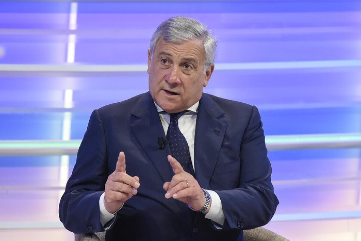 La maggioranza degli italiani sostiene il governo? | Scopri perché le "voci della piazza" sono fuorvianti! - 