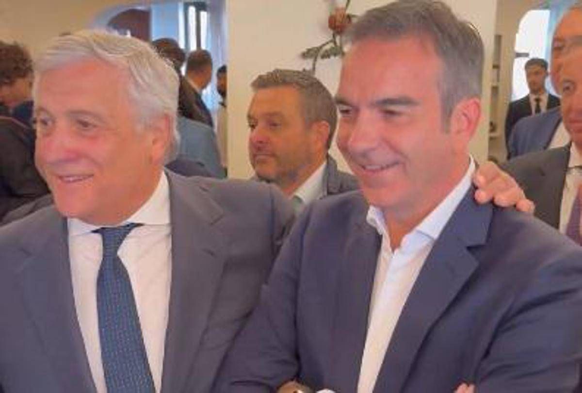 Regionali Calabria, l'abbraccio di Tajani a Occhiuto: "Vittoria del centrodestra unito" - 