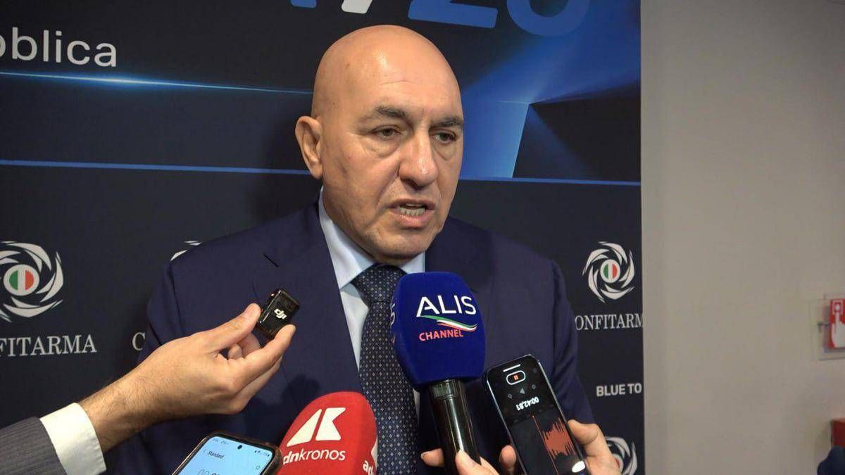 Mare, Crosetto: "Fare sinergia con armatori per creare ricchezza con Blue economy" -