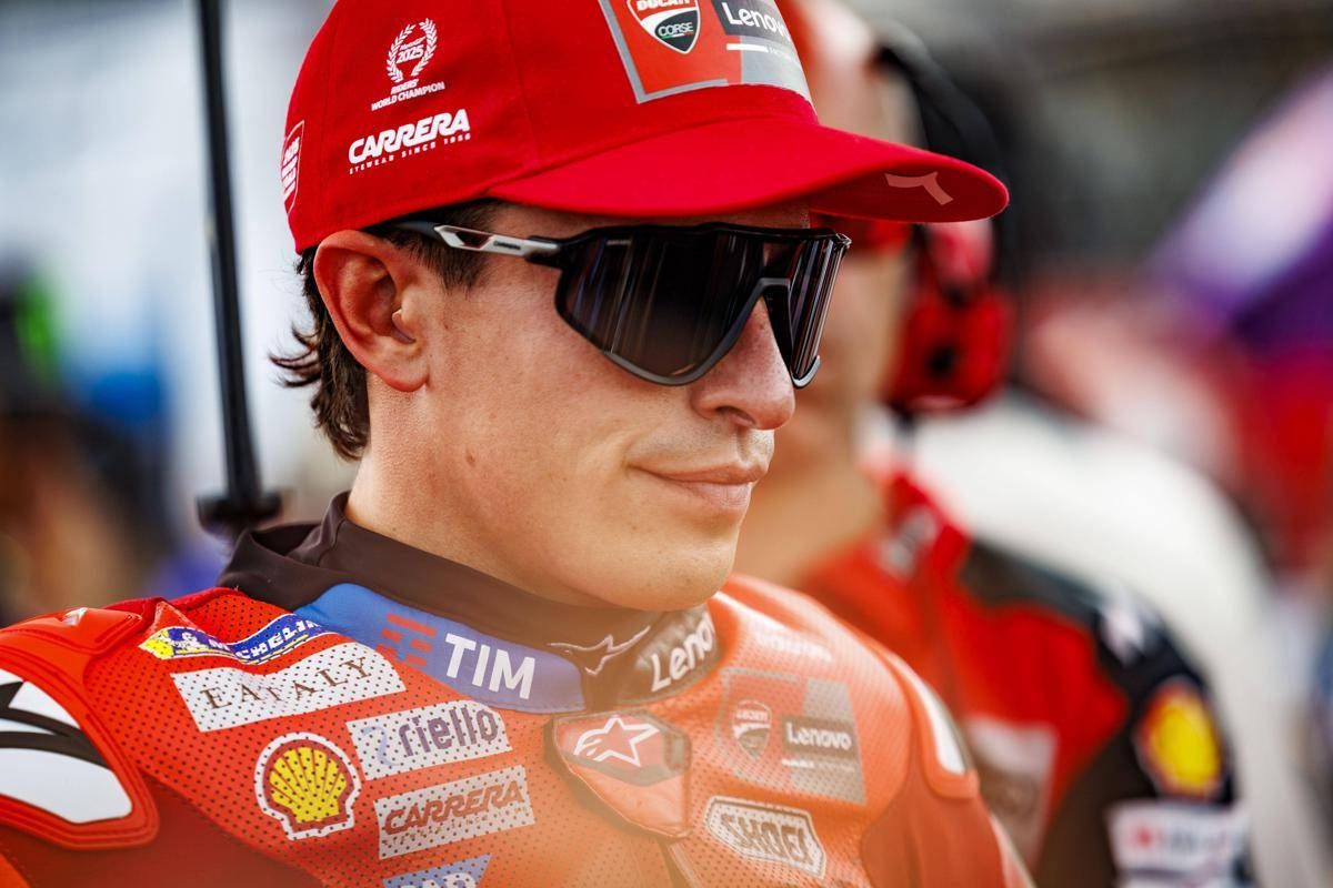 Gp Indonesia, caduta e frattura alla clavicola per Marquez: "Rispetto i medici, tornerò quando sarà possibile" - 