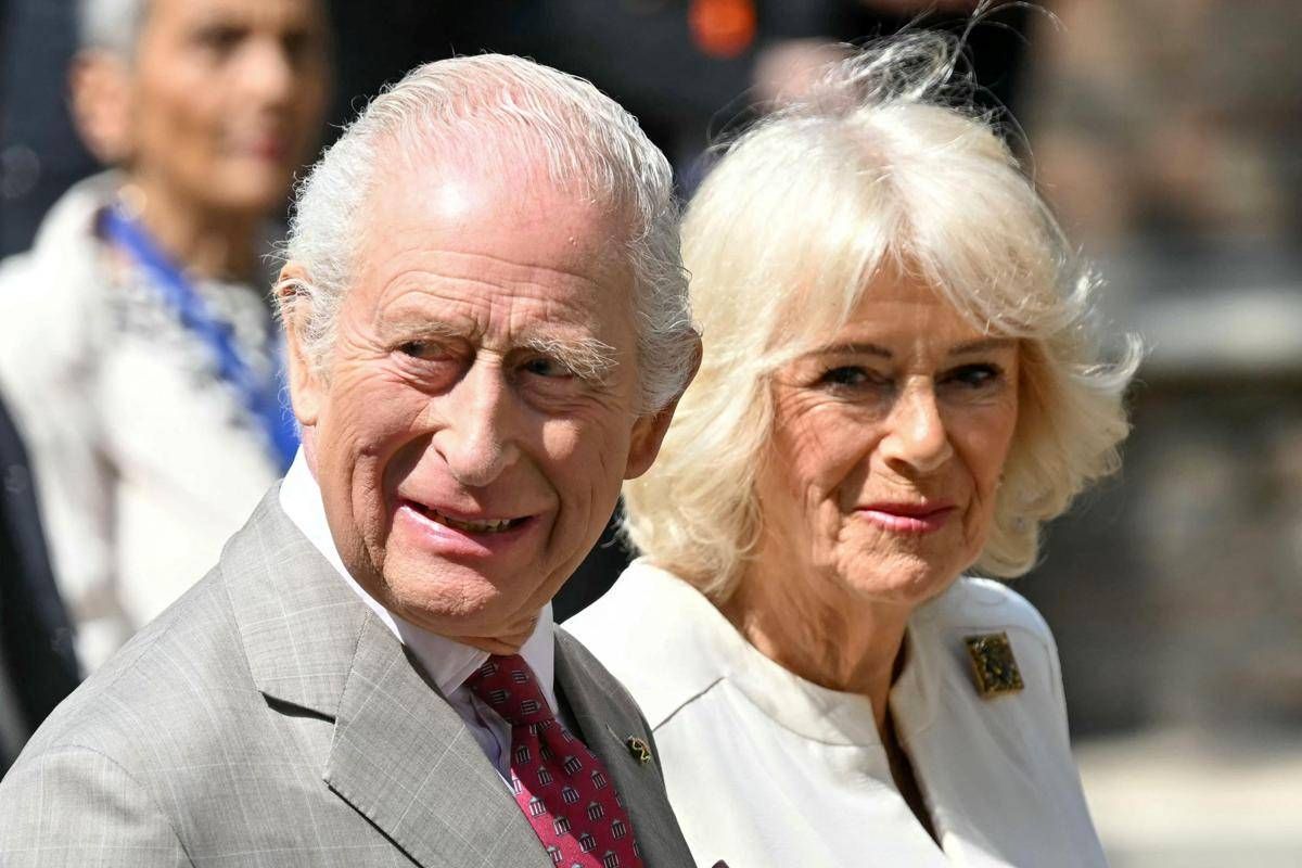 Carlo e Camilla oggi in Vaticano, primi reali britannici a pregare con un Papa - 