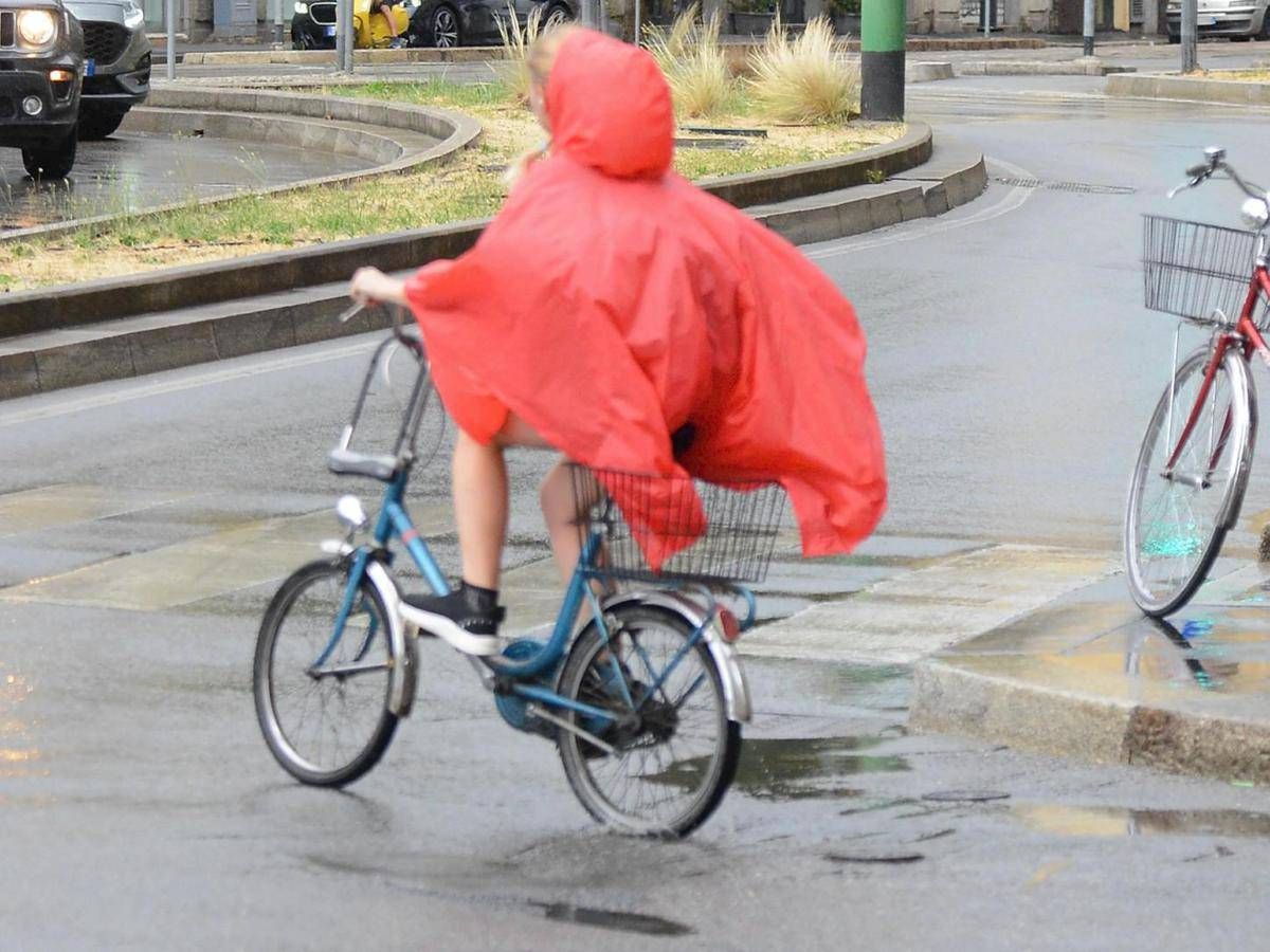 Maltempo, venti forti al Centro-Sud: allerta gialla su Campania e Calabria - 