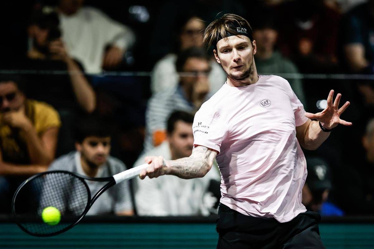 Bublik, nervi tesi a Parigi: batte Popyrin e non gli stringe la mano - 