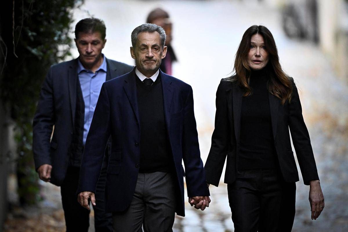 Sarkozy in carcere da oggi: "Sono innocente, verità trionferà" -