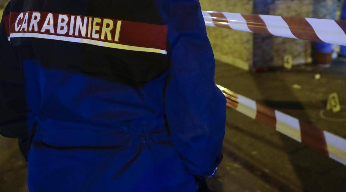 Palermo, cerca di fermare un pestaggio: 21enne ucciso con un colpo in fronte - 