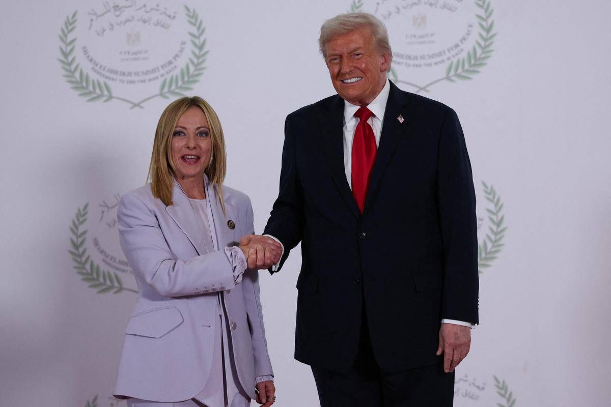 Vertice in Egitto, Trump elogia Meloni: "Bellissima donna, negli Usa non posso dirlo" -