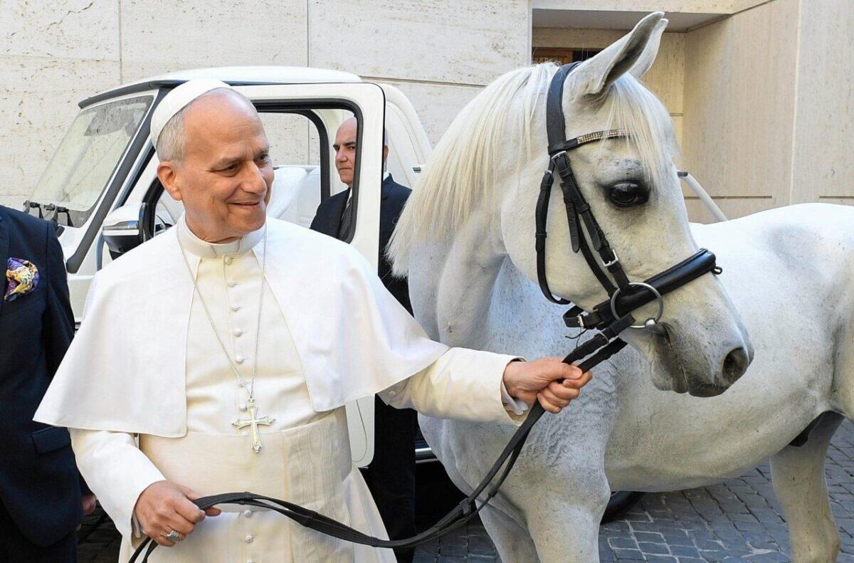 Un cavallo bianco per il Papa | Un gesto che cambia le regole del gioco? -