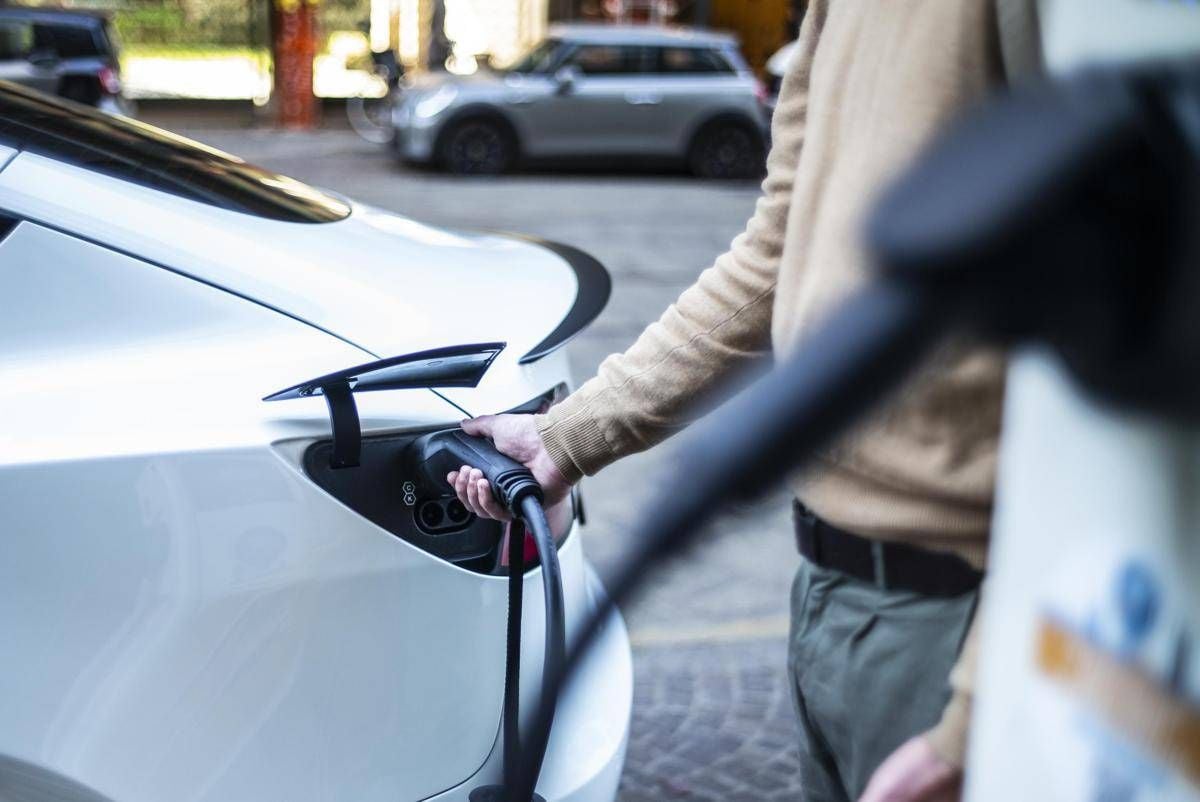 Incentivi auto elettriche, dal 22 ottobre via alle richieste -