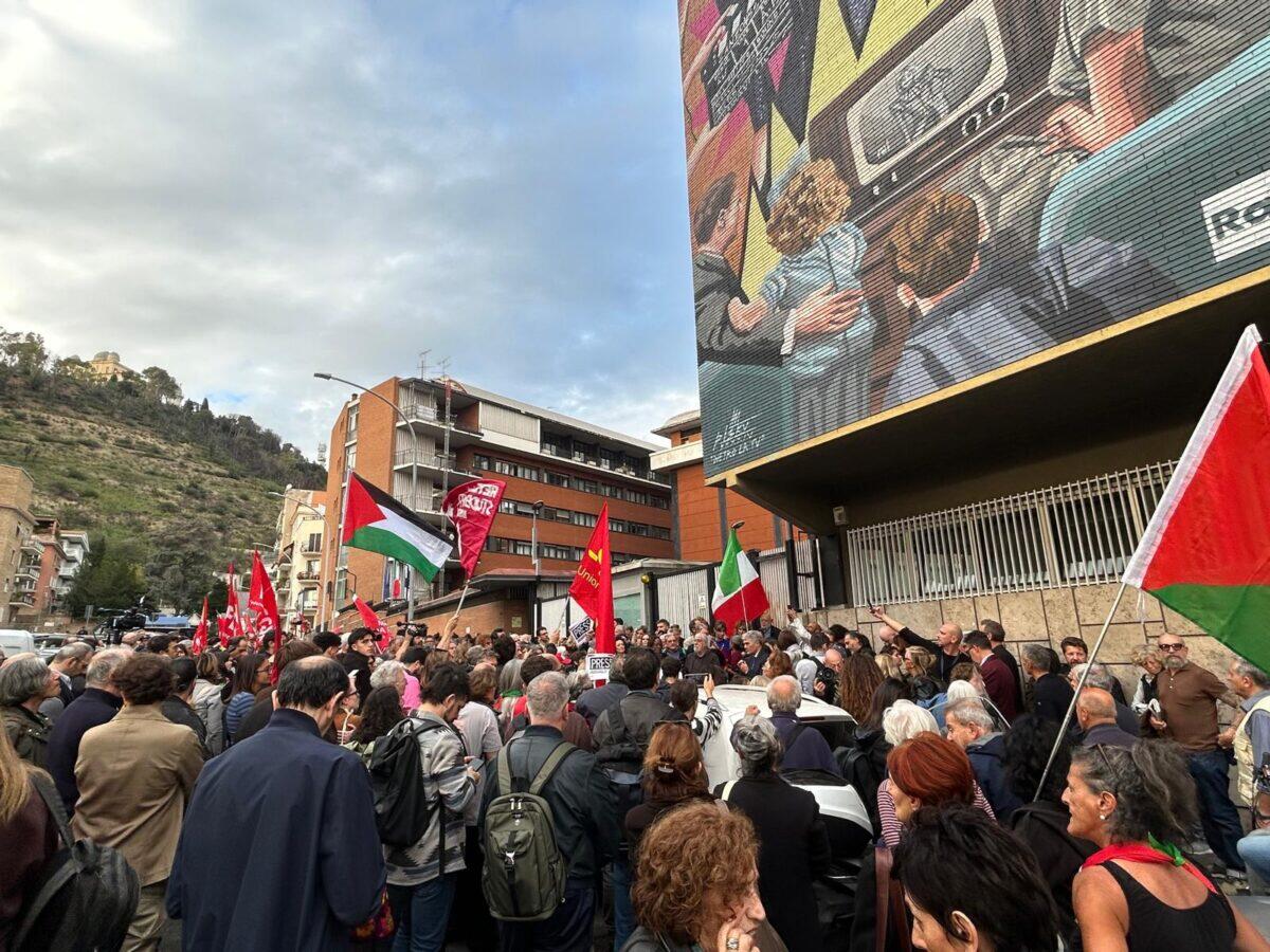 Attentato a Sigfrido Ranucci | La mobilitazione che unisce politica e cittadini per difendere il giornalismo! -