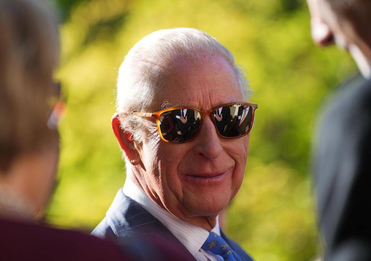 Buckingham Palace, un ex maggiordomo rivela le regole non scritte di re Carlo - 