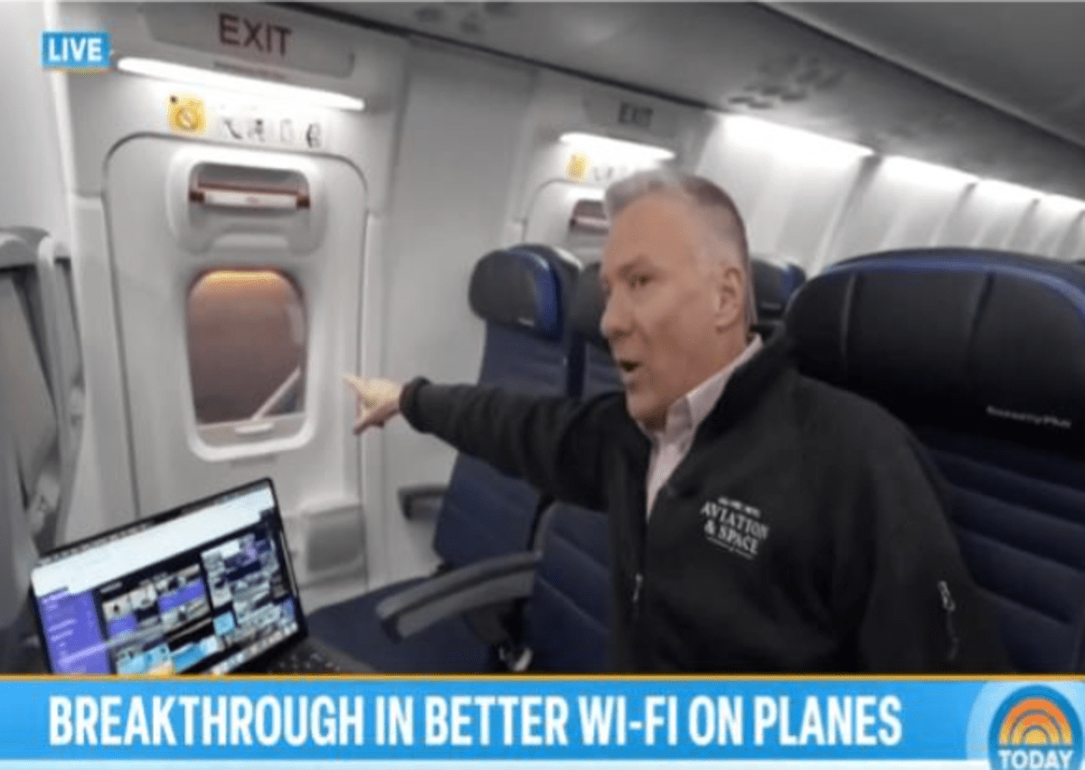 Spazio, Starlink porta la prima trasmissione Tv in diretta da un Volo Commerciale -