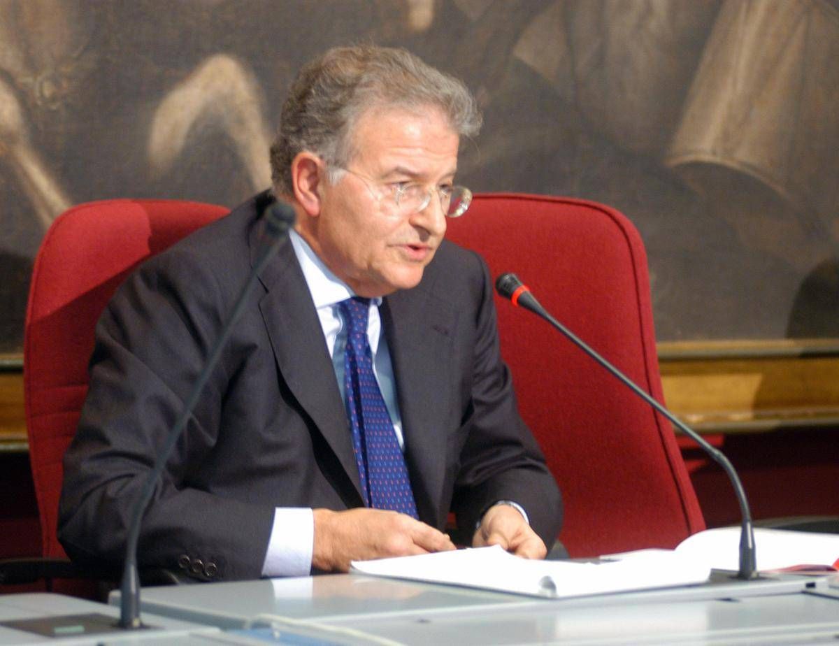 Cicchitto: "Meloni durerà 5 anni, Forza Italia sopravviverà perché serve partito anti-Salvini" - 