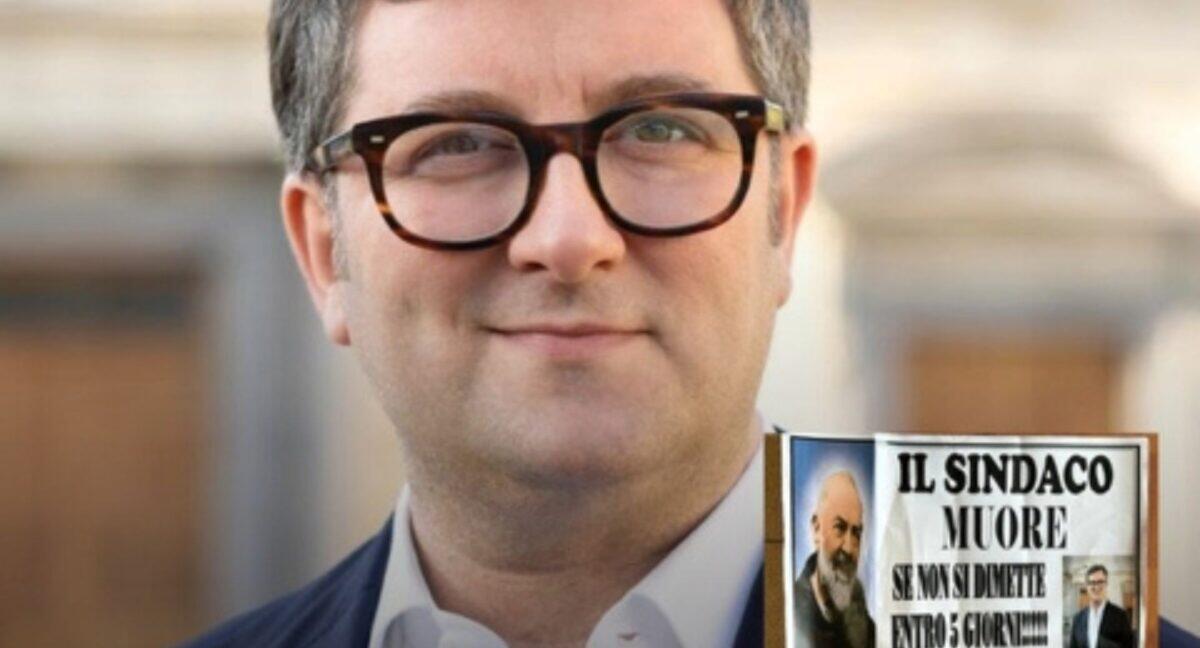 Manifesto funebre contro il sindaco: una minaccia inaudita | Ecco cosa nasconde il clima di tensione a San Giuseppe Vesuviano! -