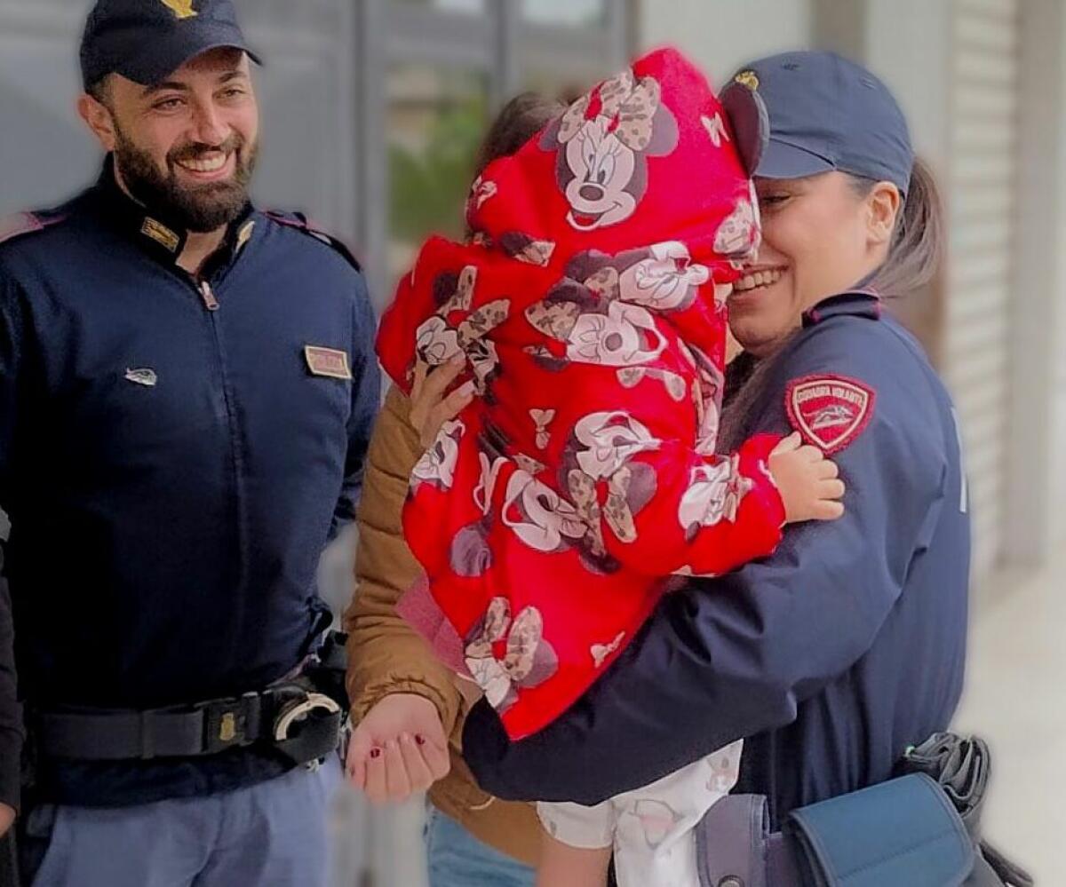 Un intervento da film | Come due poliziotti hanno salvato la vita di una bambina di 14 mesi in una notte da incubo -