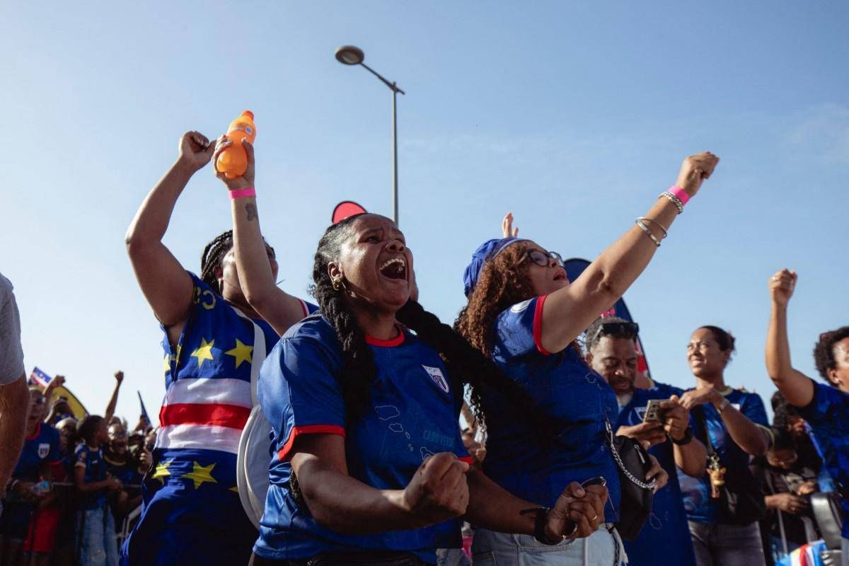 Capo Verde fa la storia e si qualifica ai Mondiali. Poi l'invasione di campo -