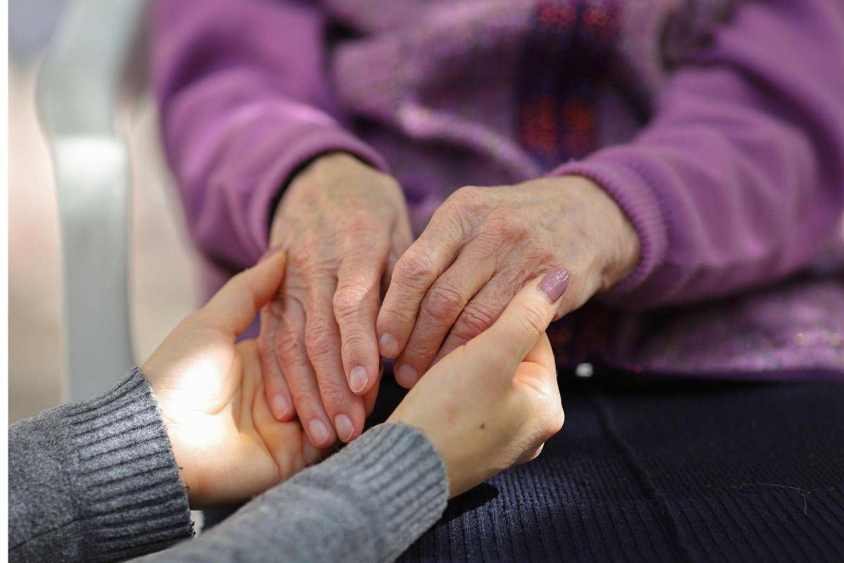 Lavoro, Inapp: "Donne caregiver 10% in più degli uomini" - 