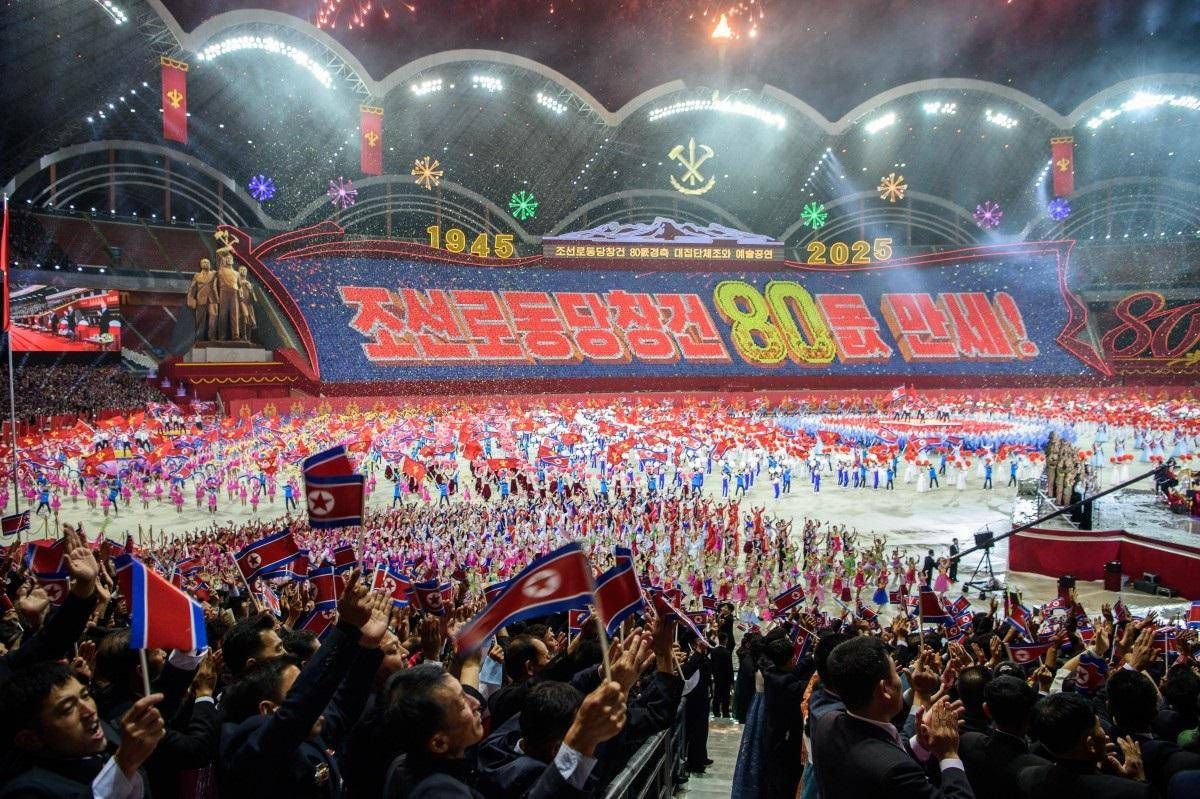 Parata a Pyongyang, Kim presenta il nuovo missile intercontinentale balistico - 