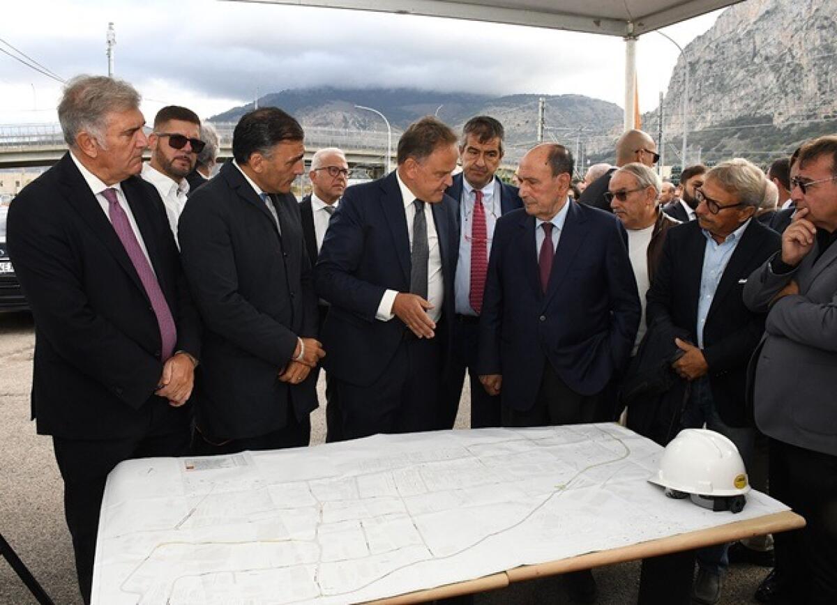 Strade di Carini in rifacimento con 12,5 milioni | La sorprendente scelta della Regione Siciliana svela un piano inedito! -