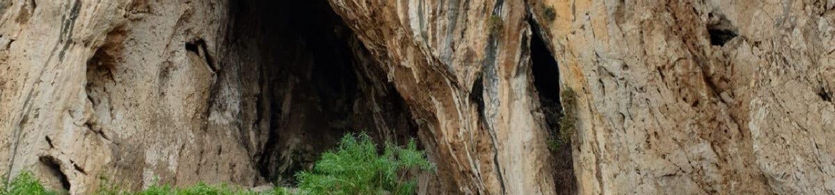 Chiusura inaspettata della Grotta di San Teodoro | Scopri perché i parchi archeologici siciliani non sono mai stati così misteriosi! -
