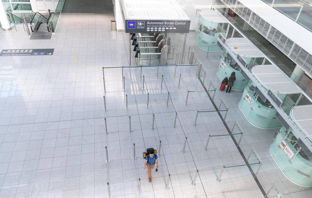 Nuovo allarme droni e disagi all'aeroporto di Monaco, poi riprendono i voli - 