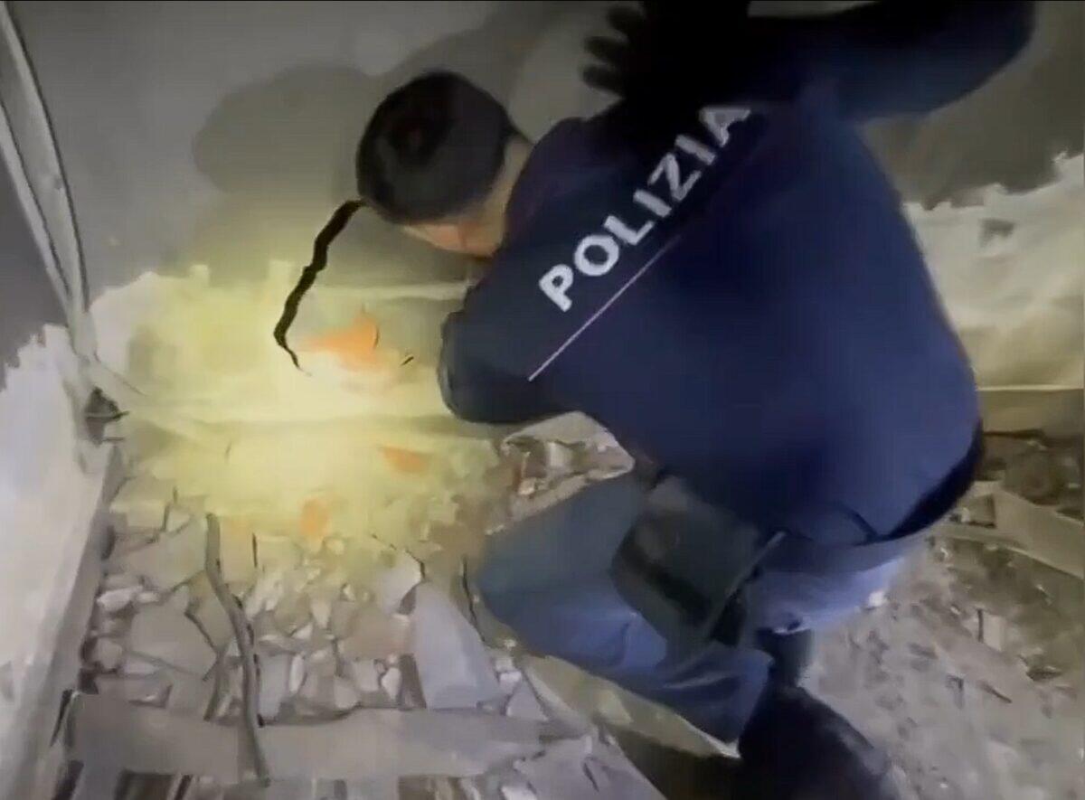 Scoperto arsenale clandestino a Catania | Chi è davvero l'uomo fuggito dagli agenti della Polizia? -