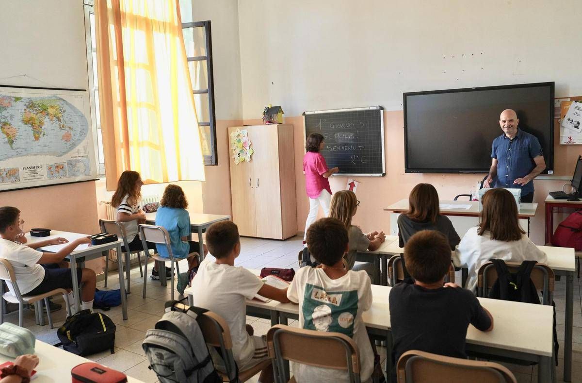 Sesso, i giovani preferiscono parlarne a scuola - 