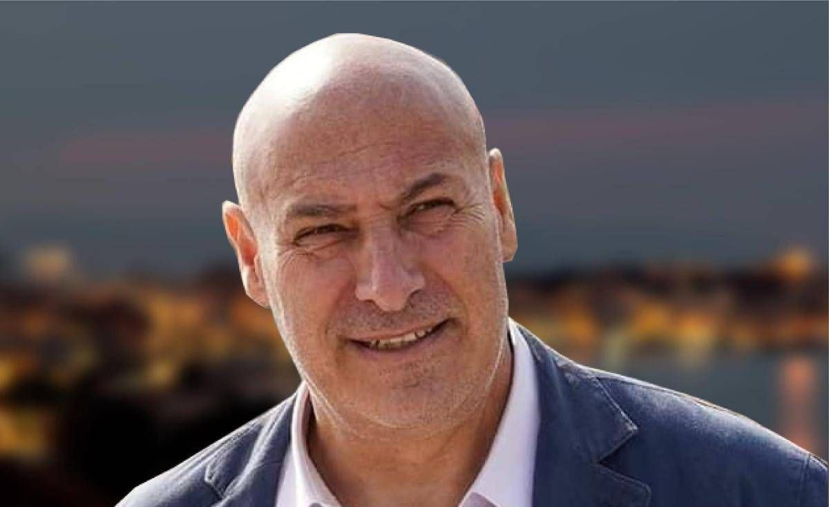 Crotone, il sindaco si dimette dopo aver aggredito con calci e pugni un consigliere comunale - 