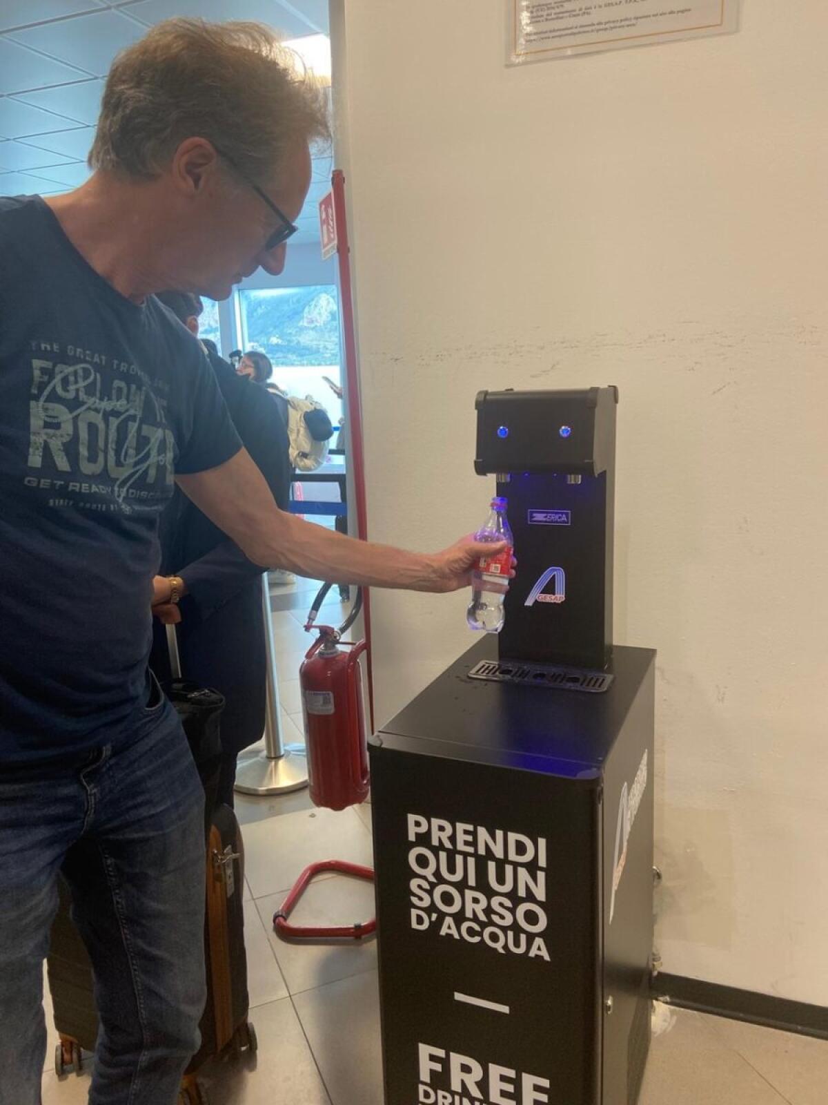 Palermo lancia l'acqua gratis in aeroporto | La verità sulla sostenibilità che non ti aspetti! -